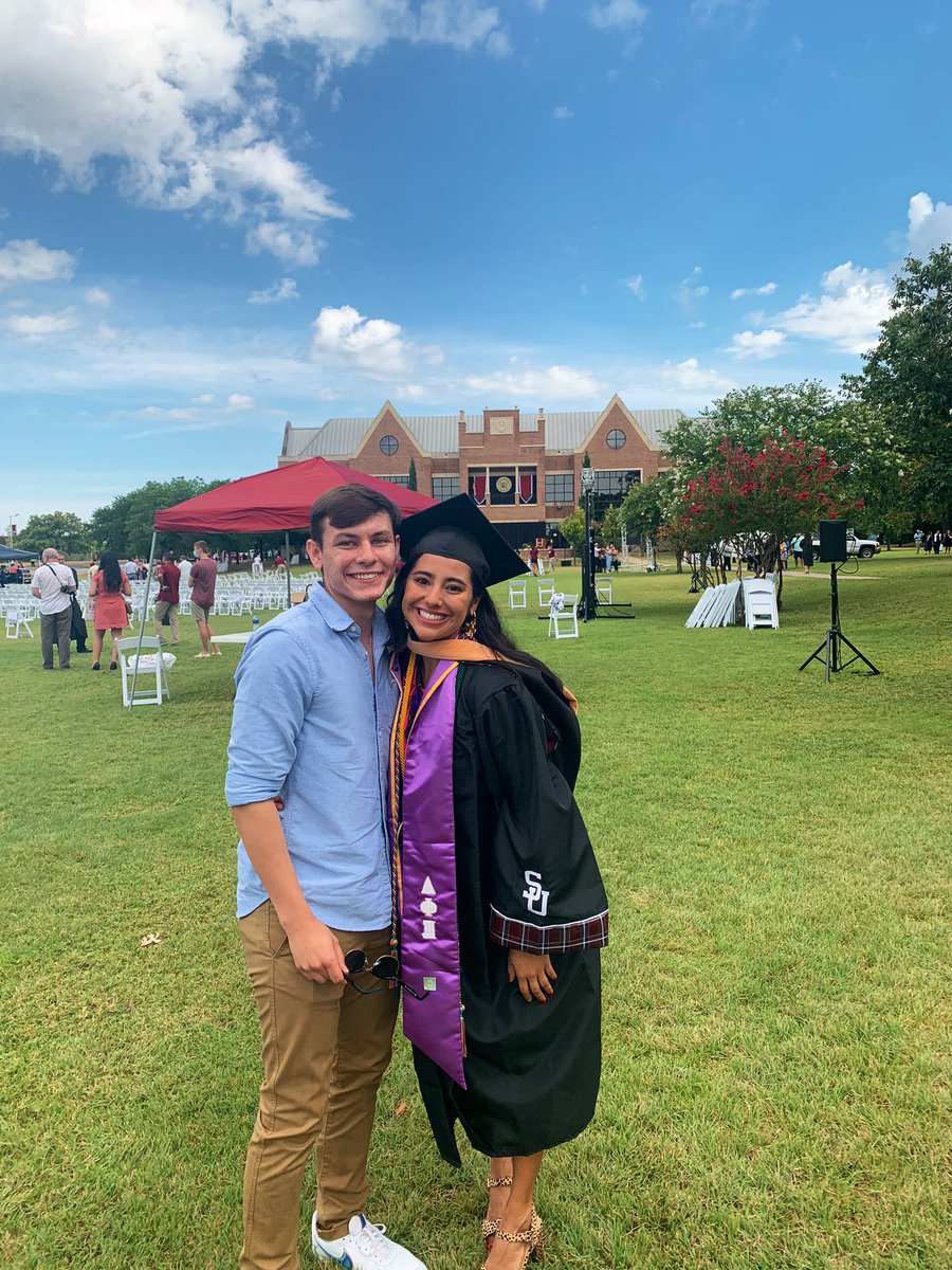 Heyyou_Devin's tweet photo. Graduation Day with people I love the most https://t.co/f6DRUxU6qv