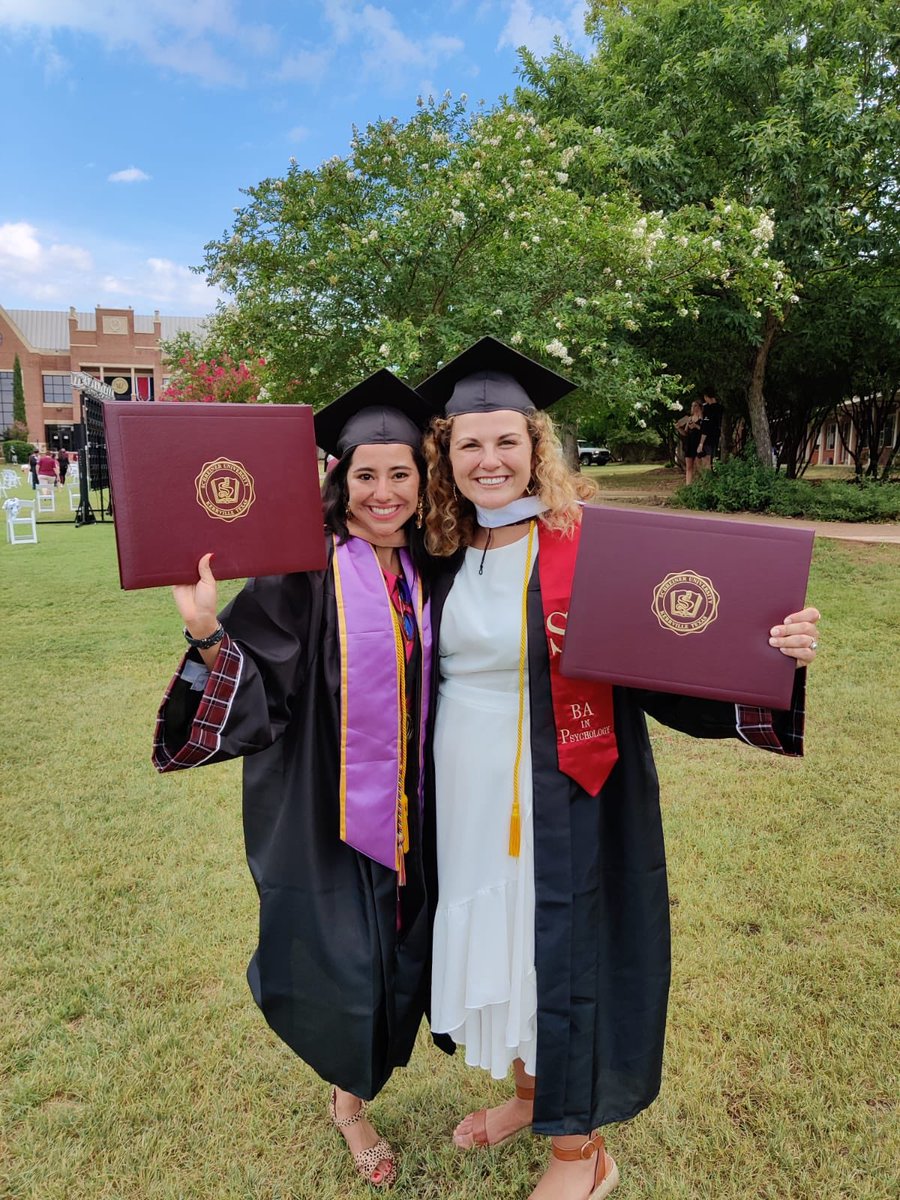 Heyyou_Devin's tweet photo. Graduation Day with people I love the most https://t.co/f6DRUxU6qv