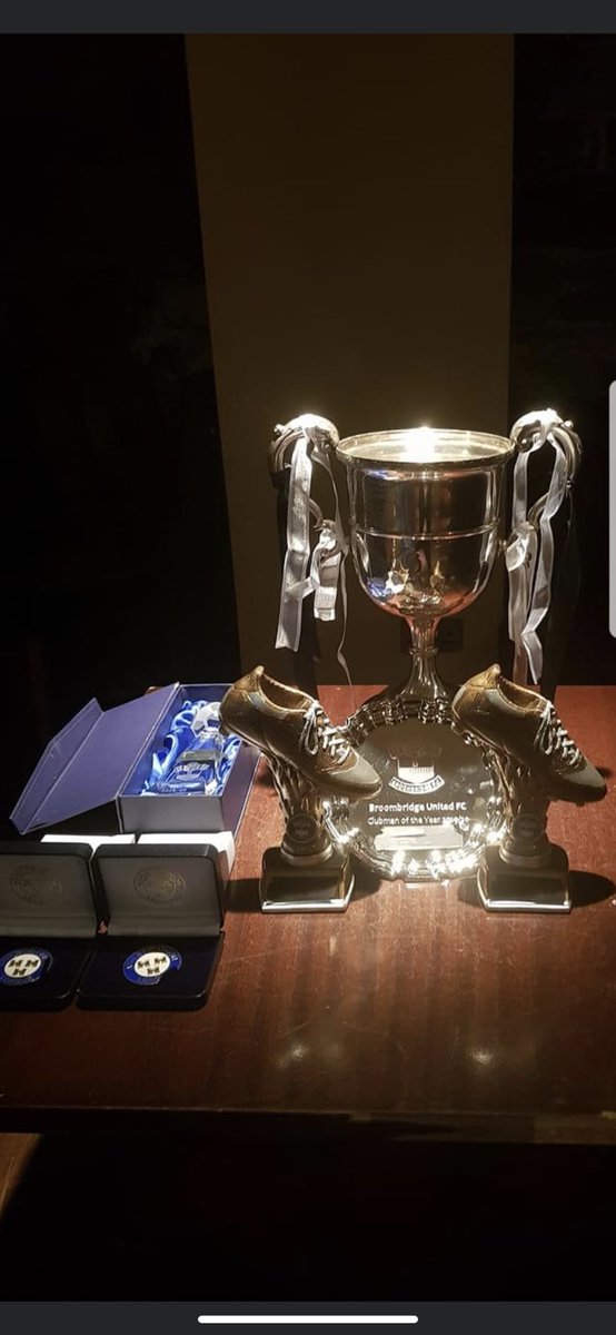 BroombridgeFC77's tweet photo. 👀👀👀. #AwardsNight

Champions.

@AULleague https://t.co/Fpyp8fhVEa