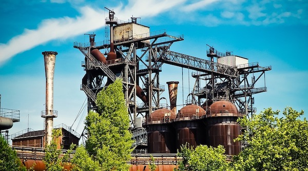 Finally 3. Ajaokuta Steel Company.Taken away from Onitsha against consultants' recommendations and plopped into a forest somewhere in Kogi.Now woefully outdated and only works with imported Russian coal. Has never produced gram of steel in its 40-year existence.Iconic.