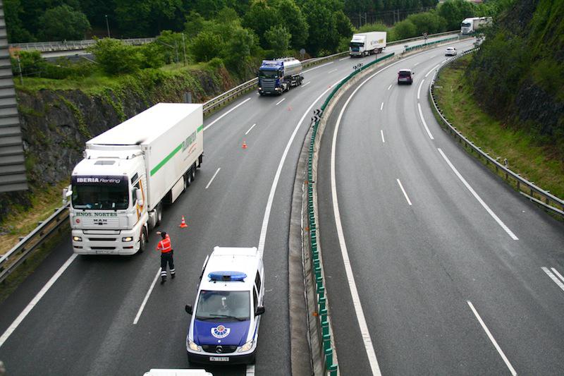 Gipuzkoako Foru Aldundiak jakinarazi du N-I errepidetik Beasain eta Andoain artean kamioiak pasatzea debekatuko duela, goizeko 8etatik gaueko 8ak arte, abuztuaren 8tik 23ra
goierri.hitza.eus/2020/08/02/abu…

<a href="/hirusindikatua/">hiru sindikatua</a>