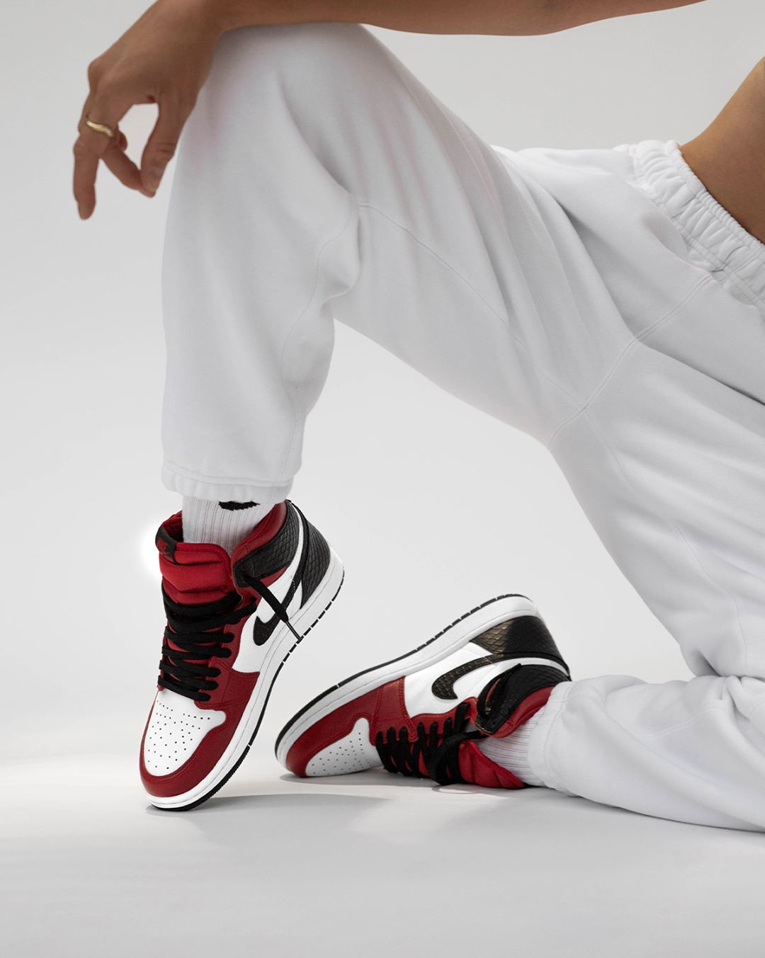 air jordan retro 1 satin snake