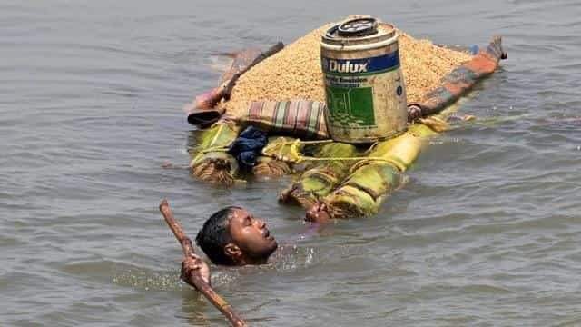 chandansah_'s tweet photo. बस्ती डूबी, आंगन डूबा,
डूबा सकल बिहार है!
बहार है! बहार है!
वो भी मरा, ये भी मरा
मरी हुई सरकार है!
बहार है! बहार है!
इसने लूटा, उसने लूटा
लूट ही हर बार है!
बहार है! बहार है!
#PPCforBihar @pushpampc13 @AvinashKplurals @vaibhawadi https://t.co/uguR5OKGDC
