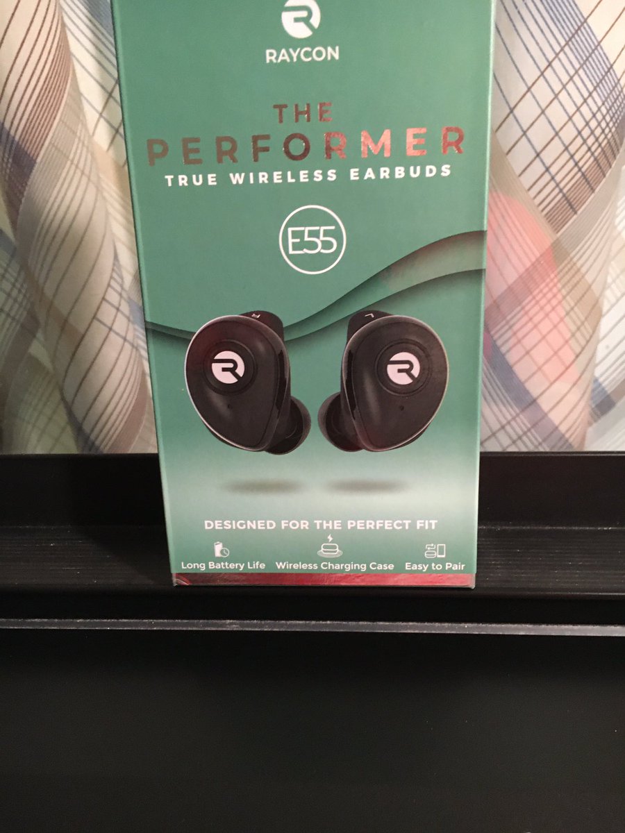bobsingleton1's tweet photo. @Adam_byt These just arrived yesterday. My first set of wireless ear buds. https://t.co/OGdBPeynQe