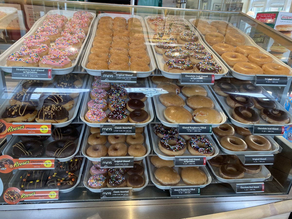 Evil95GT's tweet image. Nothing on this earth says “have a happy #CheatDay” quite as well as @krispykreme. Turns out the #RewardsSystem is the only way to keep my head in the game. Down 13 pounds, hoping these donuts don’t put too much of a dent in my success. 🥳