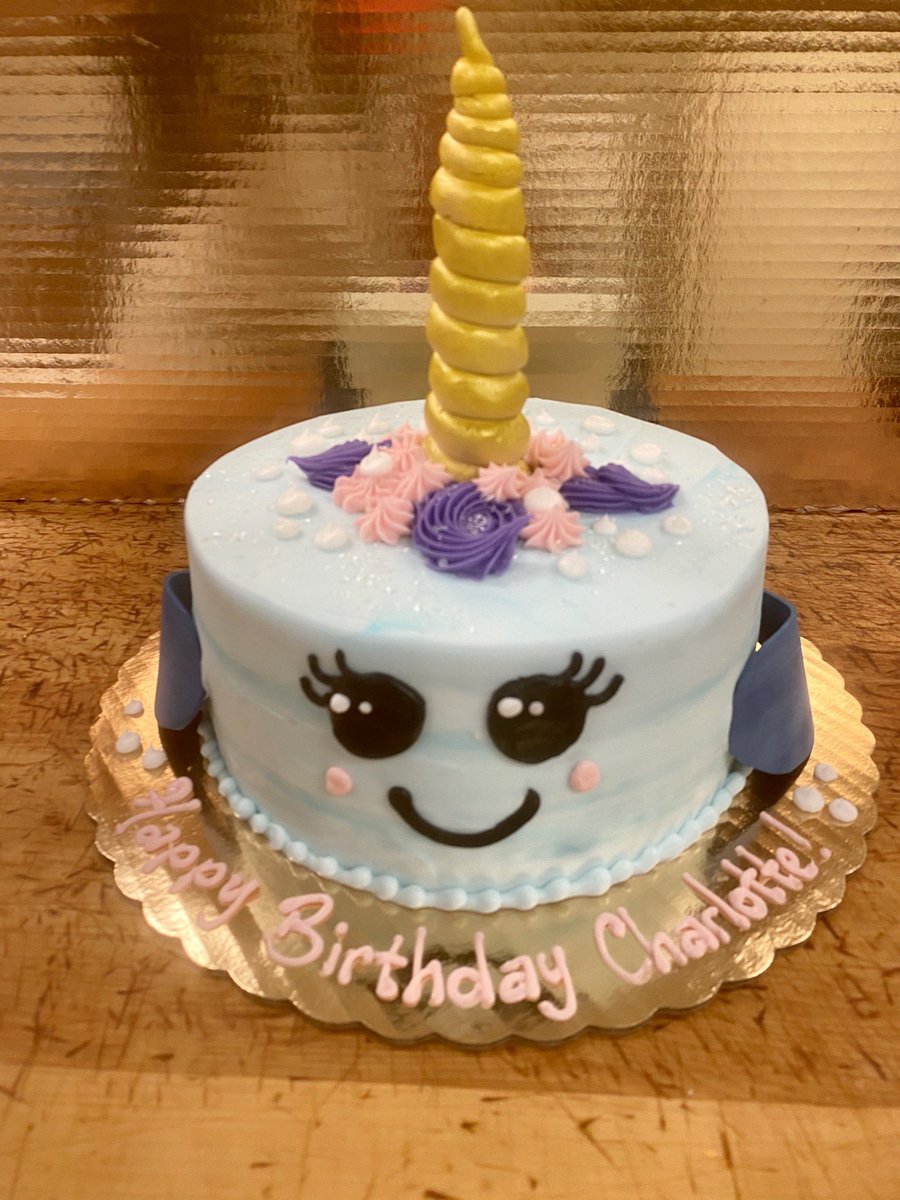 Milfordbakery's tweet photo. It’s an Oberon, wedding and norwhal kind of weekend #cakes #milfordbakingcompany #milfordmi #sundayvibes https://t.co/G3ayFRovWE
