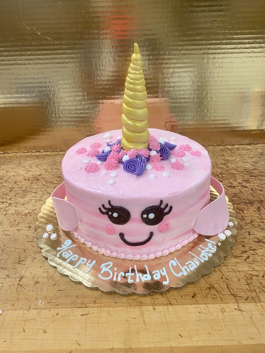 Milfordbakery's tweet photo. It’s an Oberon, wedding and norwhal kind of weekend #cakes #milfordbakingcompany #milfordmi #sundayvibes https://t.co/G3ayFRovWE
