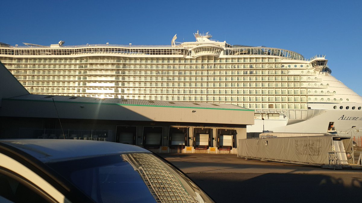 Had a fantastic job early hours of Saturday morning down to Southampton docks . Got there early and had a nice walk around . Delivering a motor pump to be fitted to these absolute beauty.  Loving my new career #dedicatedcourier #sameday #haulage #transport