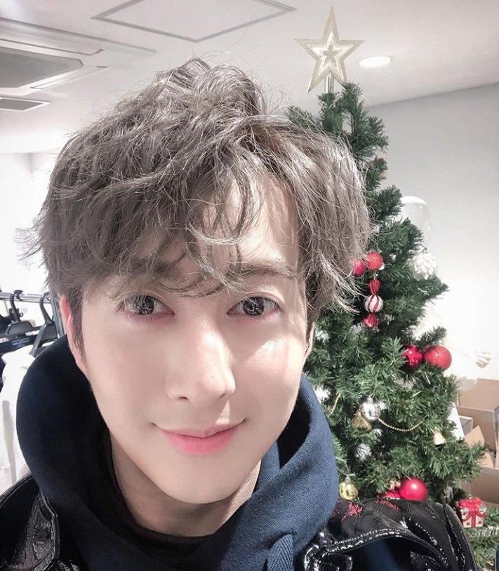 Sedighe__SS501's tweet photo. 어제 보다 오늘
오늘보다 내일 더 사랑합니다💚🎉
#HAPPYJJUNDAY 
@official_KHJ87 https://t.co/DVi7ZRWw1P