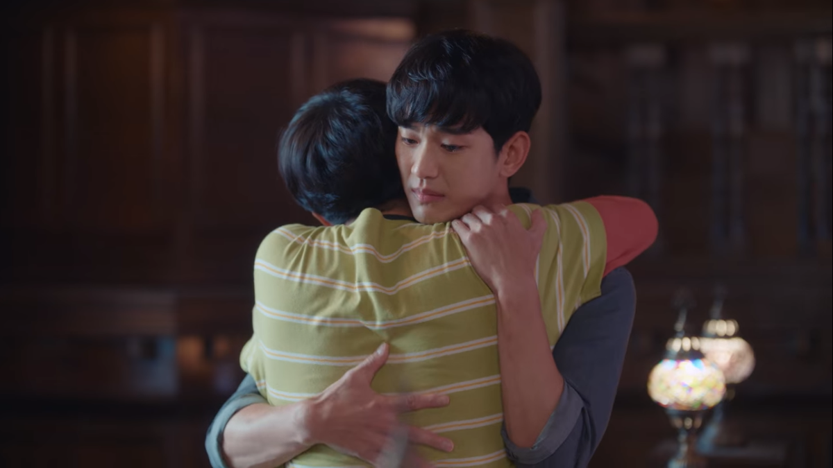 iconickdramas's tweet photo. we all thought that sang tae is the one who needs to be protected but in tonight's episode he was the source of strength of both mun yeong and gang tae. i love him so much 🥺😭 #itsokaytonotbeokayep14 #itsokaytonotbeokay https://t.co/aXOk1WTFO1