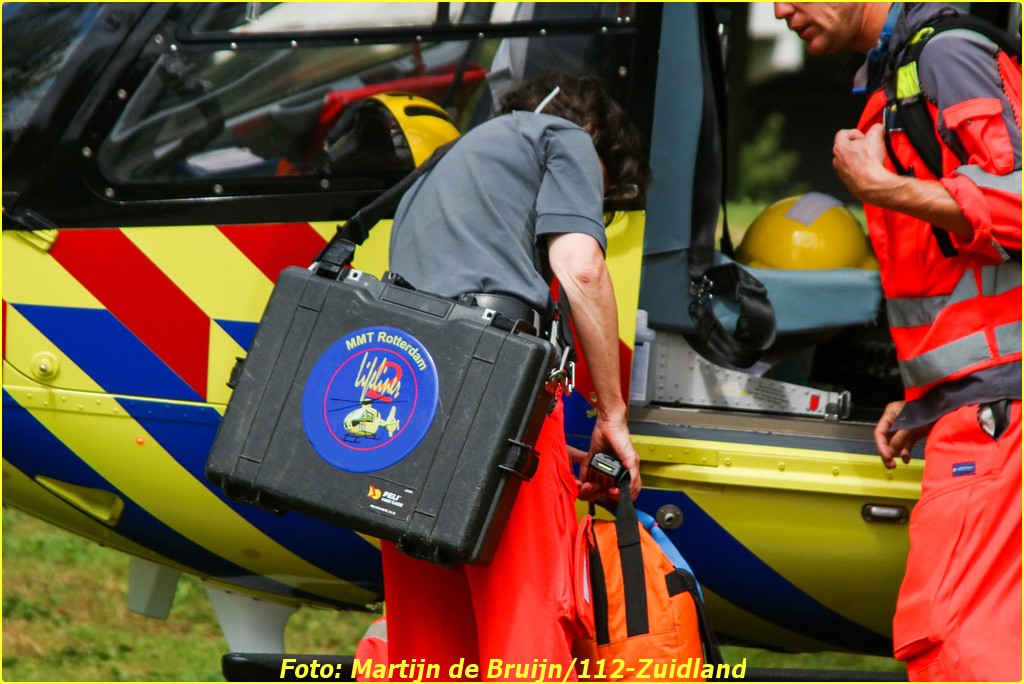 Lifeliner2 naar Egelantier Hellevoetsluis voor reanimatie ..