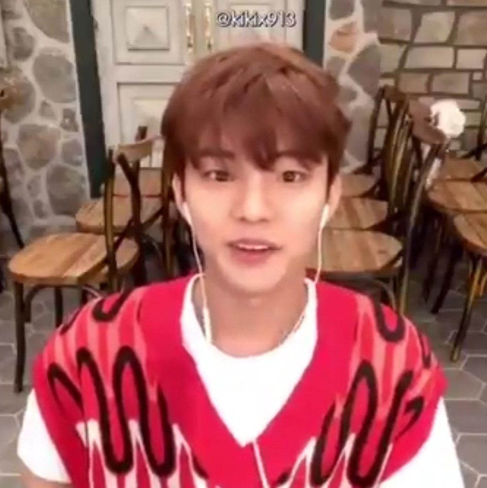 hwanghanji's tweet photo. WAIT WAIT HOLD UP... https://t.co/9FiMGesO6q