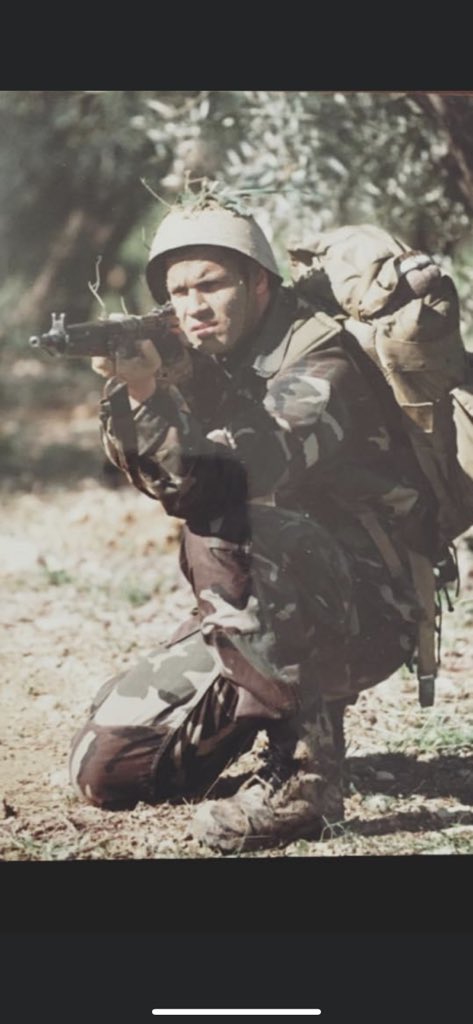 ٢٠٠٣-المدرسة الحربية-أثناء تأدية خدمة العلم للضبّاط المجنّدين..تسلم يا عسكر لبنان..
#كلمتك_فوق_الكل#كلنا_معك #عيد_الجيش 
#عيد_الجيش #كرمالك_يا_وطن