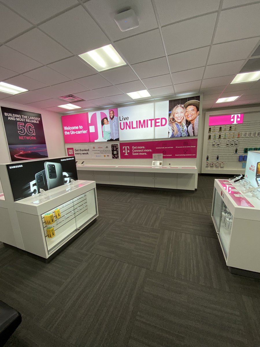 The day is finally here after being with sprint 4 years felling bitter sweet but super excited for this new journey  #NewTMobile #TMobile