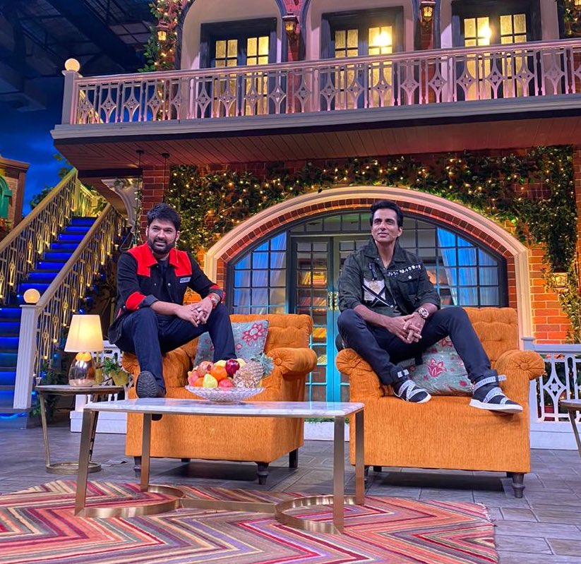 Me and <a href="/KapilSharmaK9/">Kapil Sharma</a> will see you at 9.30 pm tonite only on <a href="/SonyTV/">sonytv</a> 😜