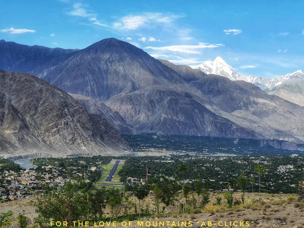 basitkhan1011's tweet photo. Gilgit from Top
#FortheloveofMountains #ABclicks
#Gilgit #eidouting
@ShabbirMir @DCGILGIT @USMAN_GILGIT @KhanBolwalas @pamirtimes @taarriiqqq https://t.co/jLW0S7iiYp