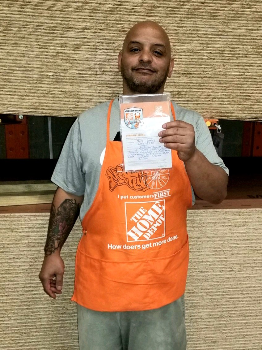 ASM Clark recognizing <a href="/HD3480/">Salem, NH Home Depot</a> D38 Associate Mike for his part in owning the lumber recovery process this season and efforts in overhead organization coming out of the season #entrepreneurialspirit #FreightFlowFun <a href="/JasonArigoni/">Jason Arigoni</a> <a href="/SWhitehouse264/">Scott Whitehouse</a> <a href="/CatlinPeter/">Peter Catlin</a> <a href="/fmbeaulieu/">Freddie Beaulieu</a> @GrammyKimB