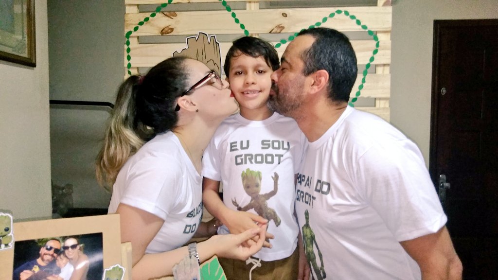 nbertozzi's tweet photo. Sobre ser madrasta e ser boa... dar amor mesmo sem ter saído de você... isso não deveria ser opcional nas novas famílias. Os pequenos frutos de um relacionamento interrompido merecem paz e carinho sempre.
@UOL #boadrasta #Groot #BoadrastaDoDavi #aquitemamor https://t.co/yklzLuKC1P