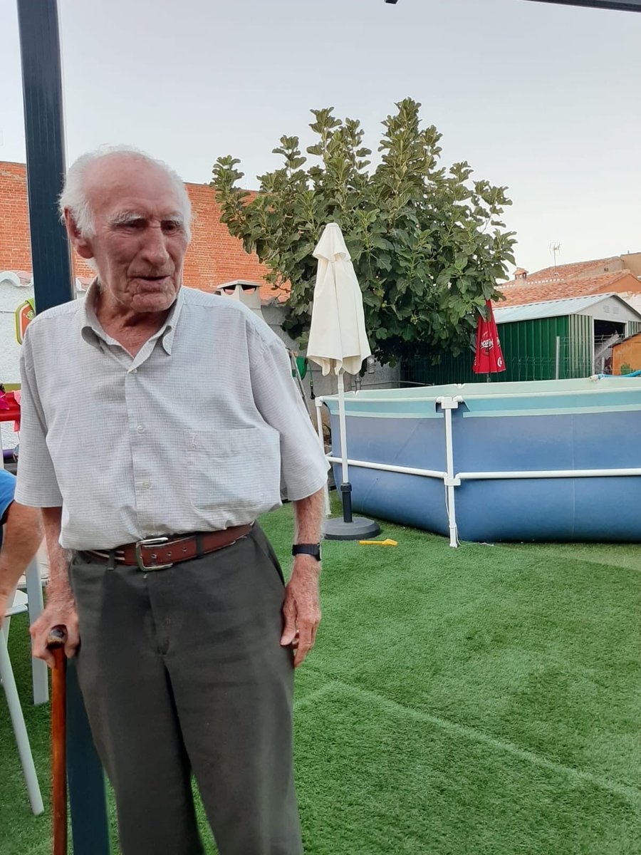 IrenedeMiguelEx's tweet photo. Valentin lleva tres dias desaparecido. Se le vió por #Deleitosa la última vez. Ayudad a difundir. Tenemos que encontrarle. https://t.co/1pjAWW00lc