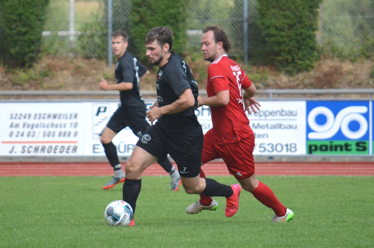 fceschweiler20's tweet photo. Die erste Seniorenmannschaft des #FCE startet mit einer Niederlage in die Saisonvorbereitung. Im ersten Testspiel unterlagen die Löwen dem Dürener Spielverein zuhause mit 1:2. #fce20 #fce2020 https://t.co/tyVhWQTZkU