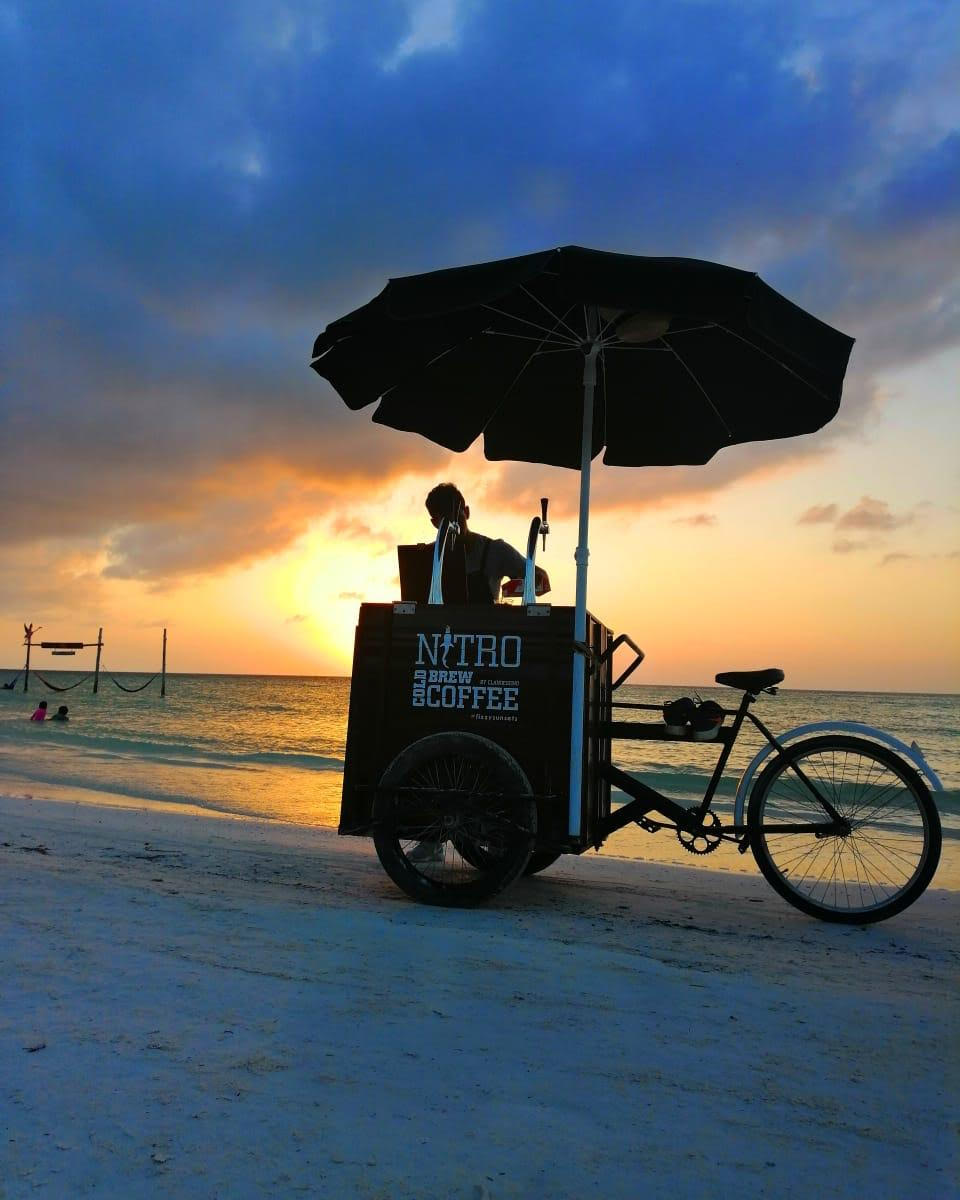 elholboxeno's tweet photo. Los expertos de Clandestino Café Holbox te llevarán en el corto viaje de preparación y enseñarte como se debe hacer el café. https://t.co/JdVxy3ROdz https://t.co/YwrGI2XkWg