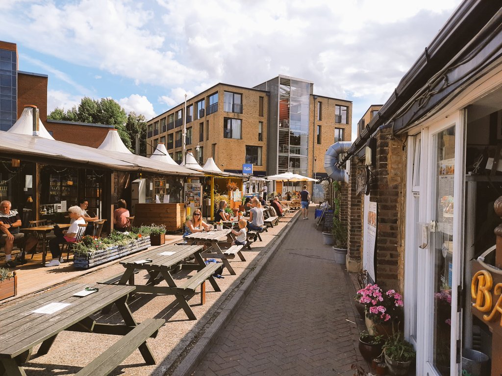 TomKislingbury's tweet photo. Lovely afternoon at @mertonabbeymill 
Big love to the @mertonapp and @WillowBoughCake in particular.
The Mills is my happy place. https://t.co/ghrItEsB6T