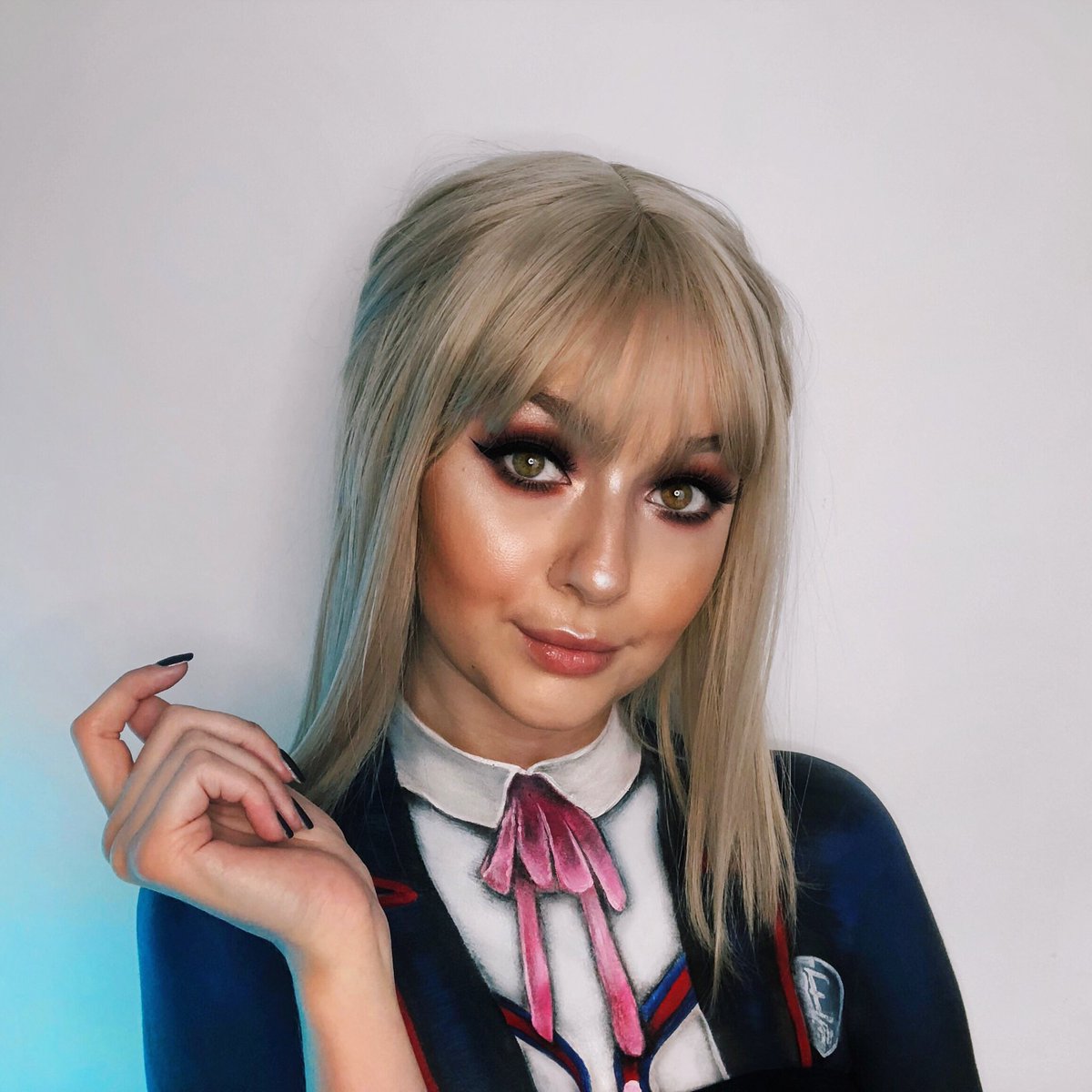 MaevaGermanotta's tweet photo. « You played me and you won. » Voici le Get The Look numéro 2, et il s’agit de Carla dans Elite. 💁🏼♀️🎓👠 Pour le tuto, on se retrouve sur le compte Instagram de @ultimeventz ✨ : https://t.co/Mx25C0xvkF #GetTheLookWithMaeva #Elite https://t.co/5VknCrGOOq