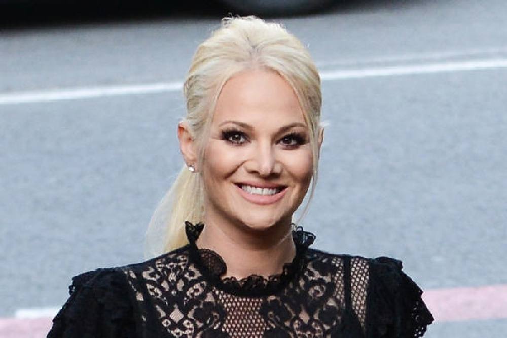 PRessSerbiaVIP's tweet image. PRVA #Objava ILDE ŠAULIĆ POSLE GUBITKA BEBE: Evo gde je pevačica otišla i sa kim - pressserbia.com/prva-objava-il…
#IldaSaulic #Pevacica