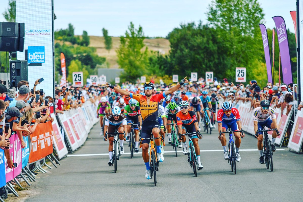 chrono_velo's tweet photo. 🔴 @RouteOccitanie - Stage 2

@sonnycolbrelli à toute vitesse sur la ligne d'arrivée a Cap Découverte !
@bryancoquard garde le leadership en veille des ⛰ ! https://t.co/eBfhsxNl1f