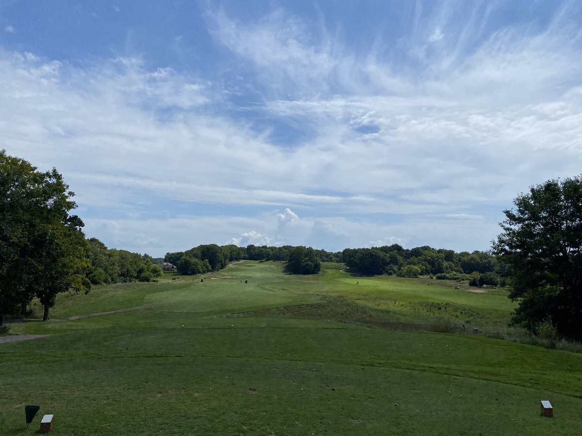 One of my favorite holes on this course.  Long and uphill par 5... time to score. #SundayFunday #golfdomination4good #secondcareer