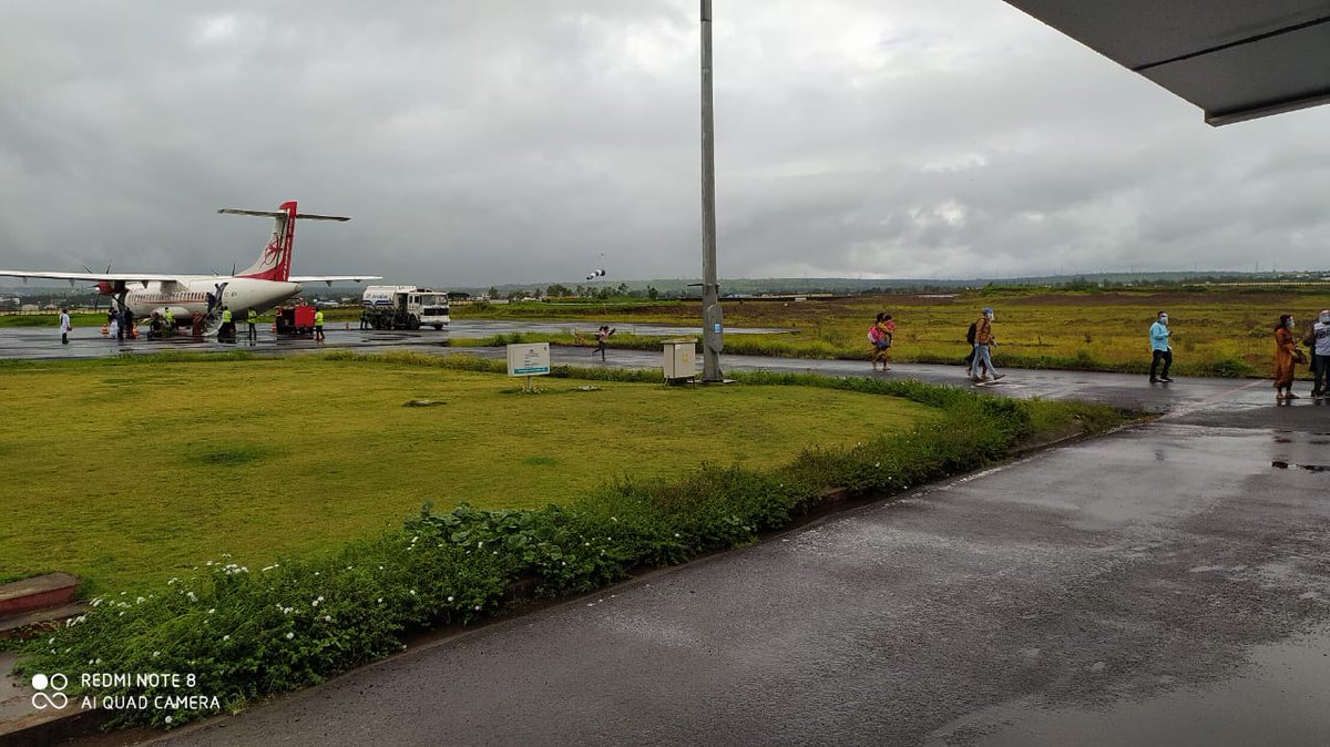 aaikolhaairport's tweet photo. #IndiaFlyBack

Details of sked flights operated on #70day (2-8) after Resumption flight from 25-5-20

TOTAL No. of #Flights__6
arr_3
dep_3
TOTAL No. of #PAXs__222
arr_124
dep_98
SECTORs: @RGIAHyd @BLRAirport

Followed #COVID19Norms
COVID +ive Case:  #NIL
#SafeAirport
@KolhapurAU https://t.co/pAQvSHZO7m