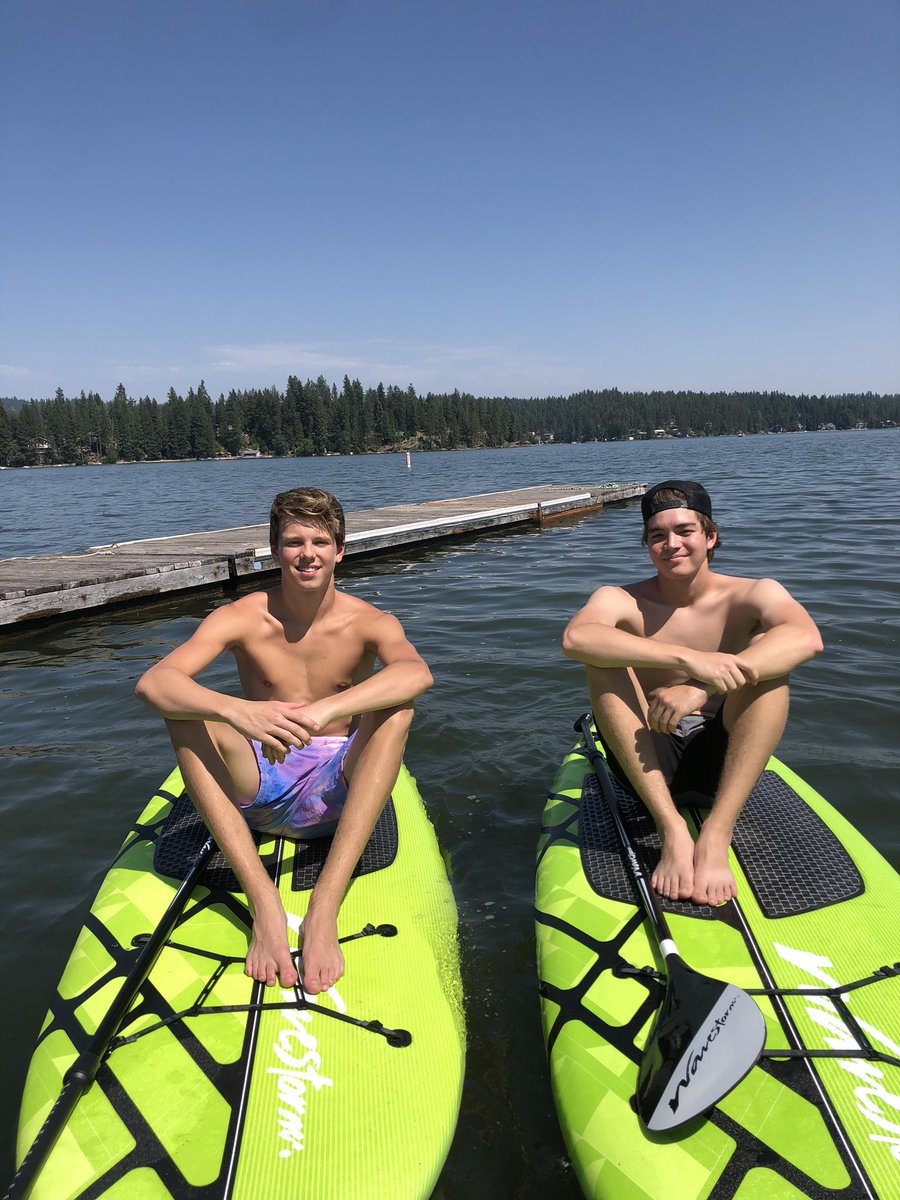 carsonlueders's tweet photo. Feels good out ☀️🌊 what’s your fav water sport? https://t.co/1OeCMdCAp7
