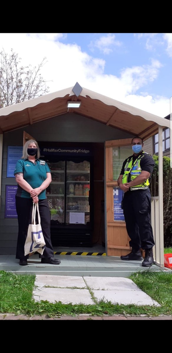 CSW_317's tweet photo. Honoured to attend the brilliant opening today of the #HalifaxCommunityFridge with @CSW303 organised by @_MYMovement. An amazing initiative that deserves to be shared!
@HalifaxFridge 
@CMBC_CSRT 
#SaferCalder
#Calderdale
#ParkWard 
#CommunityCohesion  
#Humanity https://t.co/VPQ1gB9ols