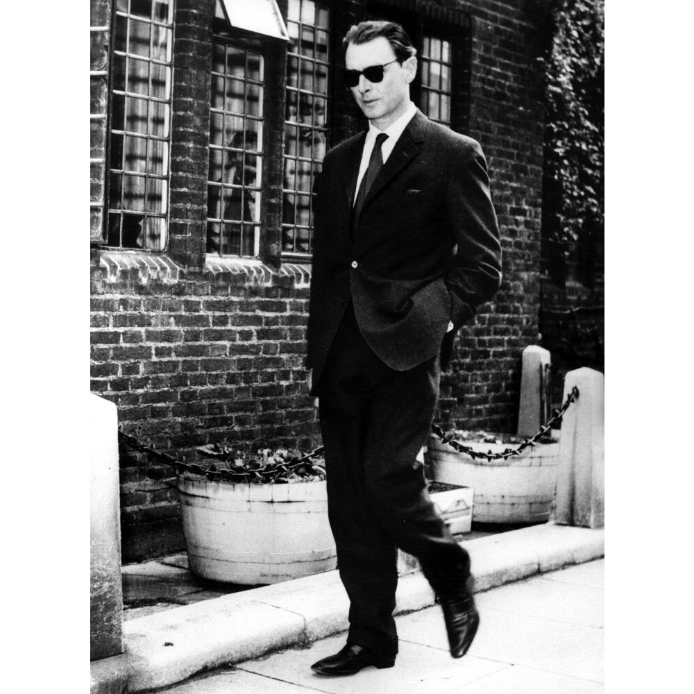 Shahrooz Ghassemian (@shahroozg) on Twitter photo We remember Dr Stephen Ward 57 years on from his passing away (19.10.1912, Lemsford - 3.8.1963, Chelsea). 
This is the last photograph taken of the late #DrStephenWard (afternoon of 2.8.1963) at Vale Court 21 Mallord St, Chelsea, London SW3 6AL.
#ChristineKeeler #Profumo We remember Dr Stephen Ward 57 years on from his passing away (19.10.1912, Lemsford - 3.8.1963, Chelsea). 
This is the last photograph taken of the late #DrStephenWard (afternoon of 2.8.1963) at Vale Court 21 Mallord St, Chelsea, London SW3 6AL.
#ChristineKeeler #Profumo