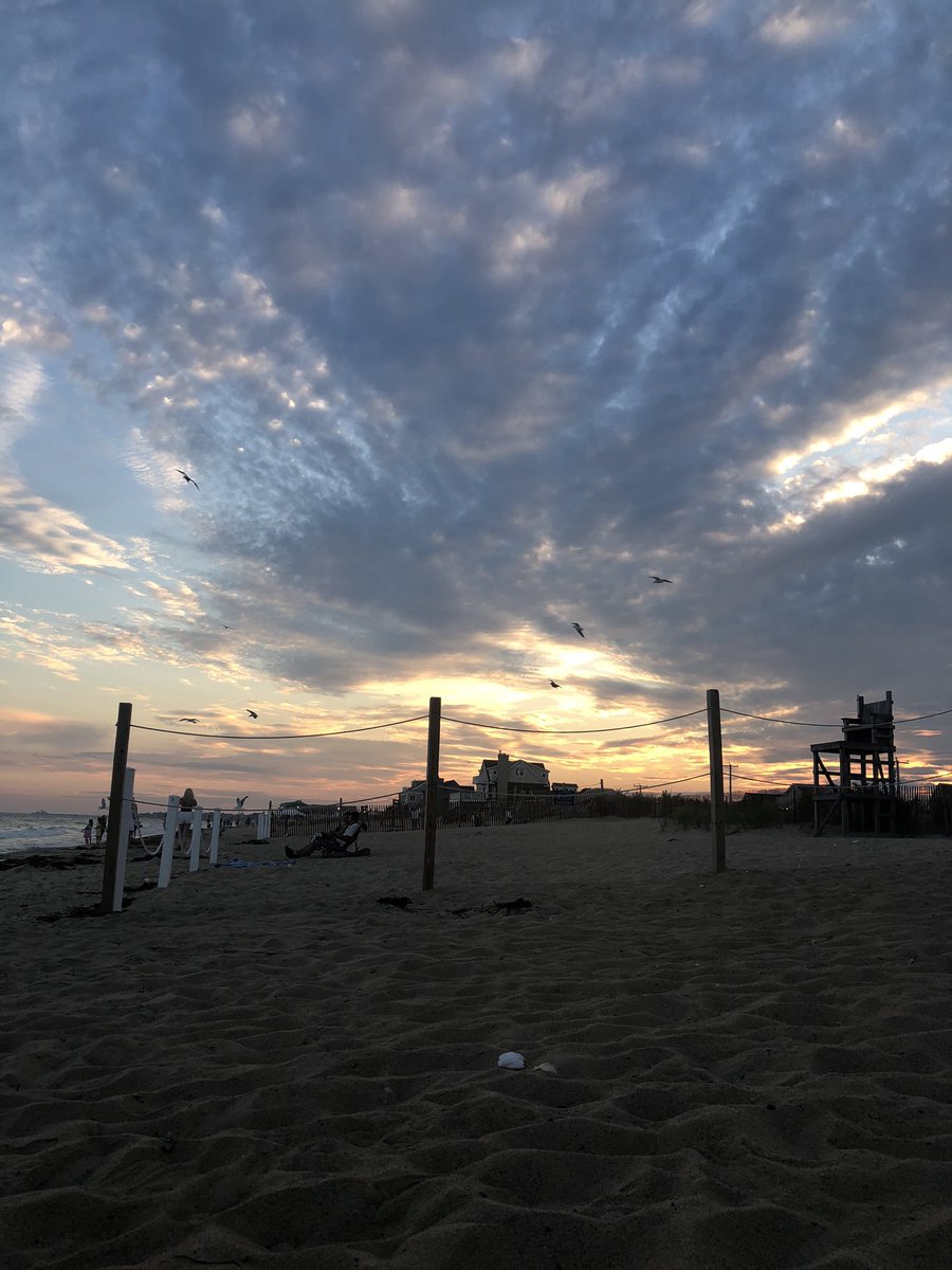 __bvsed_'s tweet photo. yesterday was a breakthrough for me, all of my troubles in life seemed to float away with the waves and i finally felt content and at peace. in these very moments i felt all of my prayers be answered. https://t.co/933Tp2Ku2Z