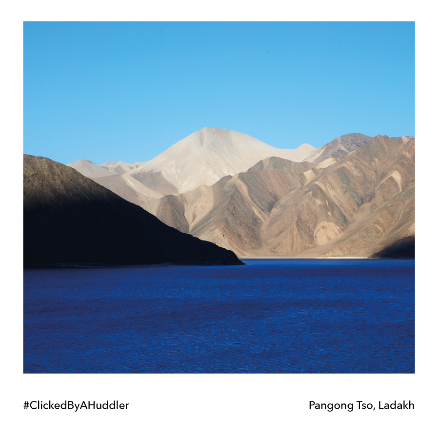 Spanning over 180 Kms across India & China, this lake changes colours with the time of the day. From sparkling blue in the morning to emerald green in the afternoon & dark grey in the evening.  #Ladakh #India #Photography #Nature #ClickedByAHuddler #Travel  #LifeBeyondWork  #TB