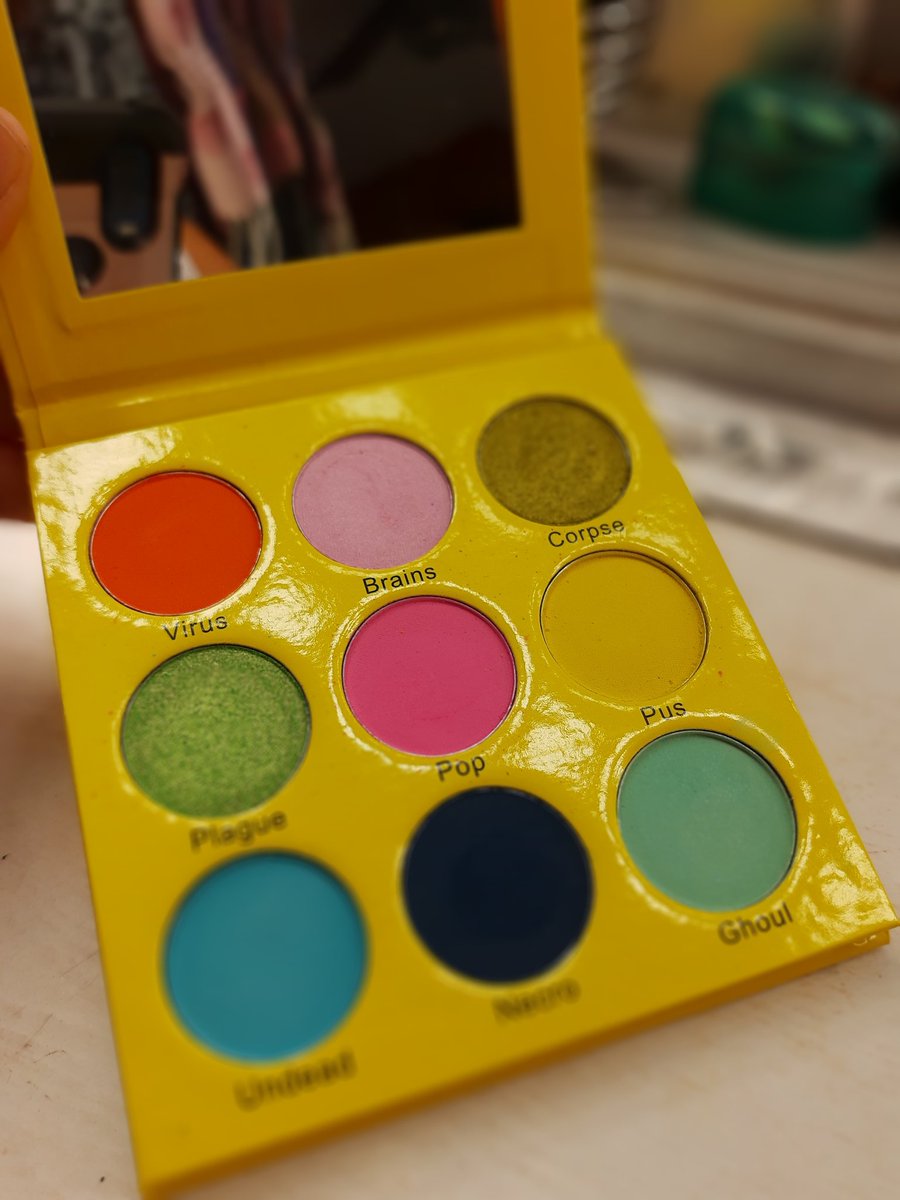 leahmac040602's tweet photo. Used the Ruby May Pop Zombie eyeshadow palette for this fun yellow look - who knew pus could look so good 😆😆😆
Eye look helped along with NYX Off Tropic eyeliner in Pineapple Punch. 
@rubymaycosmetics
@nyxcosmetics #motd #fotd https://t.co/Ybmidl0ny9