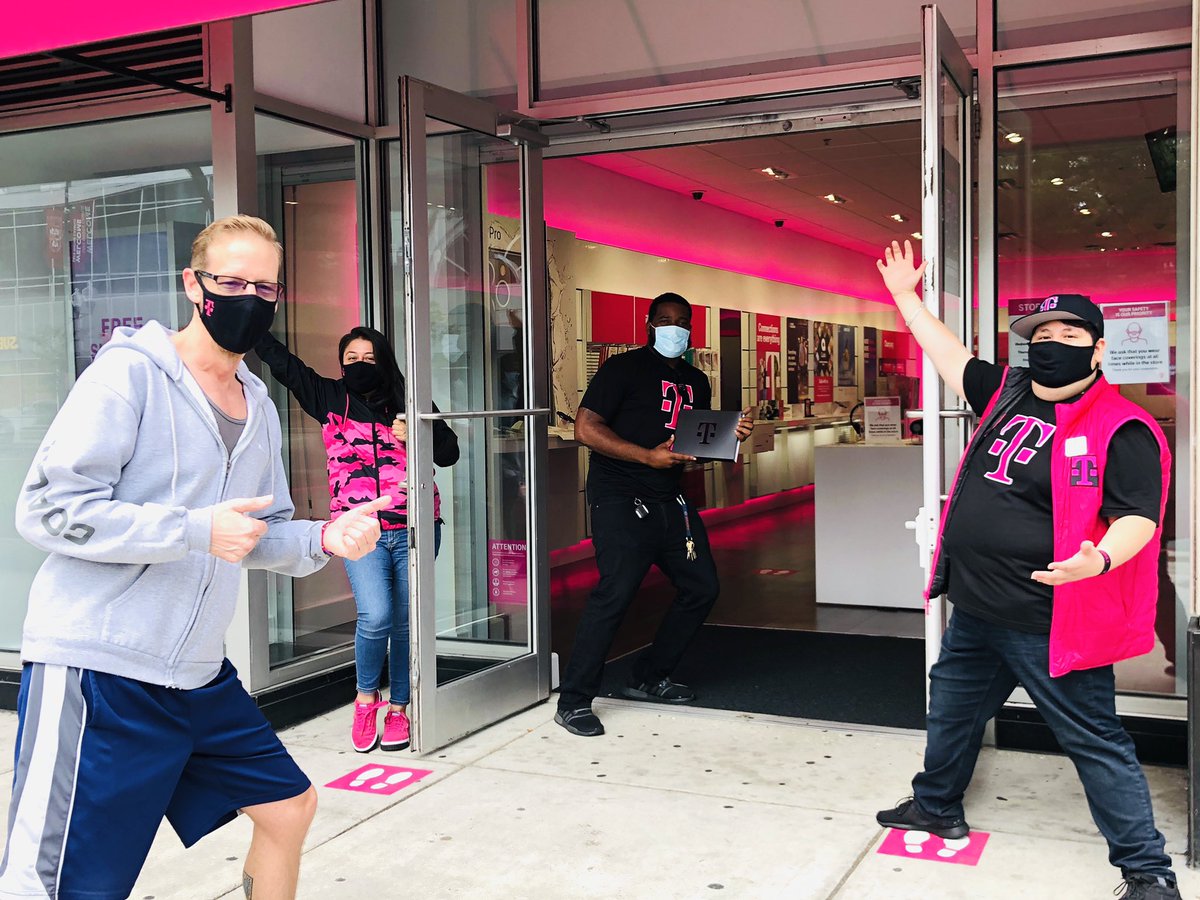 Loyola in the Chicago North district is ready to welcome everyone!! “Yes we can help” #FirstAndFast #TNNS #YesWeCanHelpYou