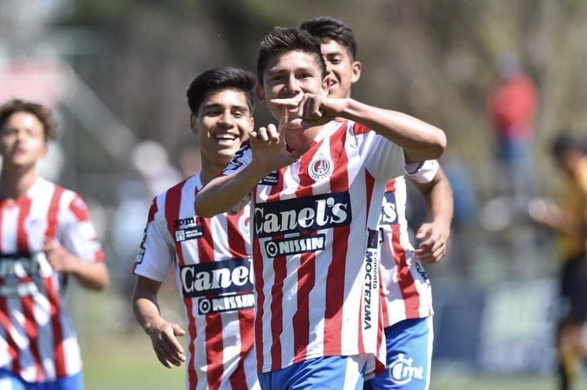 AtletideSanLuis's tweet photo. Los sueños se hacen realidad 💭

Uziel García “Uche” debuta este día con nuestro equipo 👏👏

Todo un proceso realizado desde la academia ✅ 

¡Dale, “Uche”! 👊

🔴⚪️ #UnMismoSentir #ADSL https://t.co/fL2FwiApK5