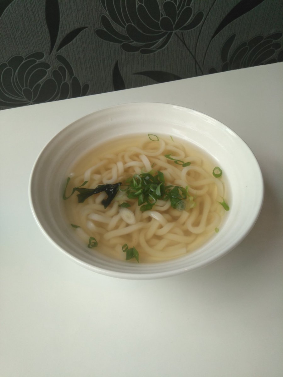 KamomeUK's tweet photo. Simply kake udon.  We are open until 9 pm tonight. #udon #japanesefood #brixton #brixtonvillage #noodles https://t.co/2seNnZec5j