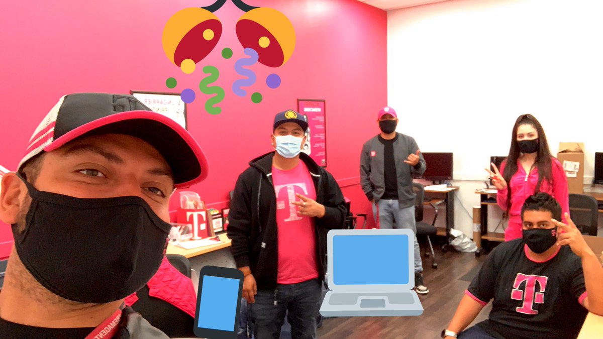 The Team (part of it)getting Day 1 Ready!! #WESTisBEST #WeAreTMobile <a href="/saindonct/">Chris Saindon</a> <a href="/AdrianVanHooser/">Adrian Van Hooser</a>