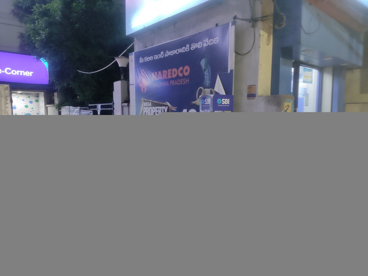 HARISHAZAD7's tweet photo. Karyakartas of ABVP Vijayawada have been distributing a kit of essentials including blanket, towel, trouser, T-shirt and other stuff amongst the homeless people taking shelter on the roadside near the Benz Circle of Vijayawada.

#ABVPForSociety
#ABVP_ANDHRAPRADESH https://t.co/OVmsvmWHZ7