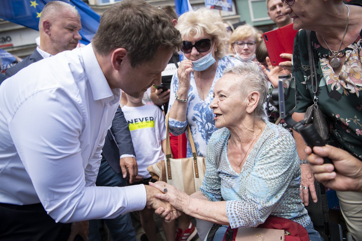 olivkaax's tweet photo. mogliśmy mieć takiego prezydenta polski, ale ludzie są pojebani https://t.co/WH3Xaunwvi