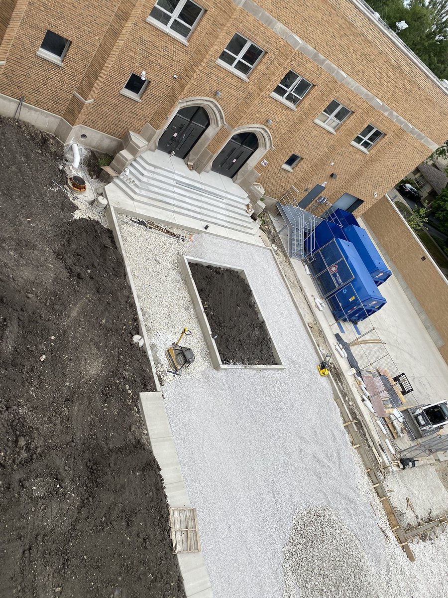 cannanm's tweet photo. Lots happening on the new Prince Street Plaza. #wearedgn https://t.co/FZFSBDoUdI