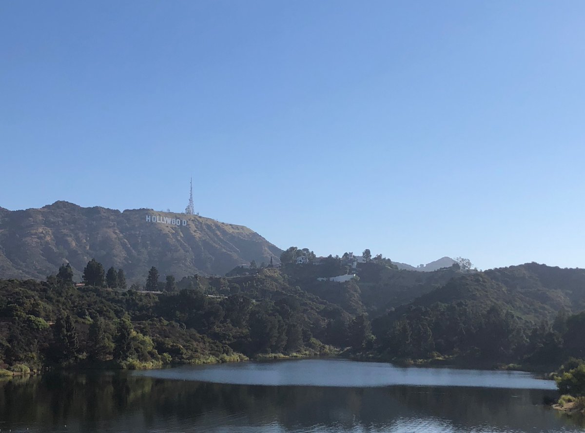 adrianachavira's tweet photo. Happy Sunday from the Hollywood Reservoir. #runningisnotcanceled https://t.co/cQN8b79P5C