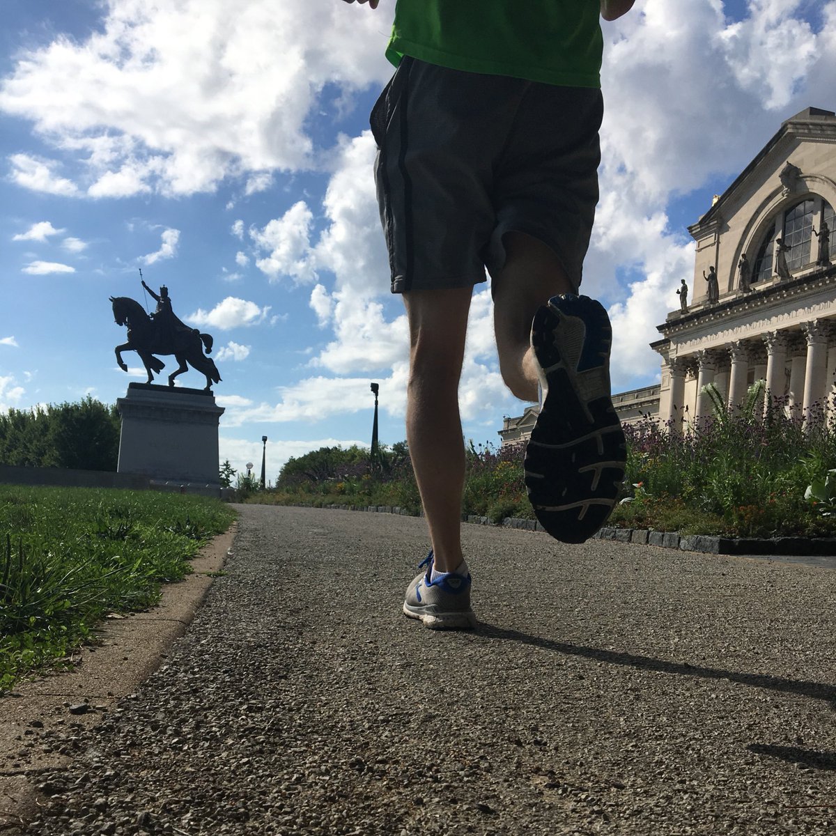 runningstl's tweet photo. An easy 5 mile run in #forestpark on a beautiful summer morning. #running #runstl #urbanrunning #stlrunner #stlouis #stl @forestparkforever https://t.co/VH3HQZeITj