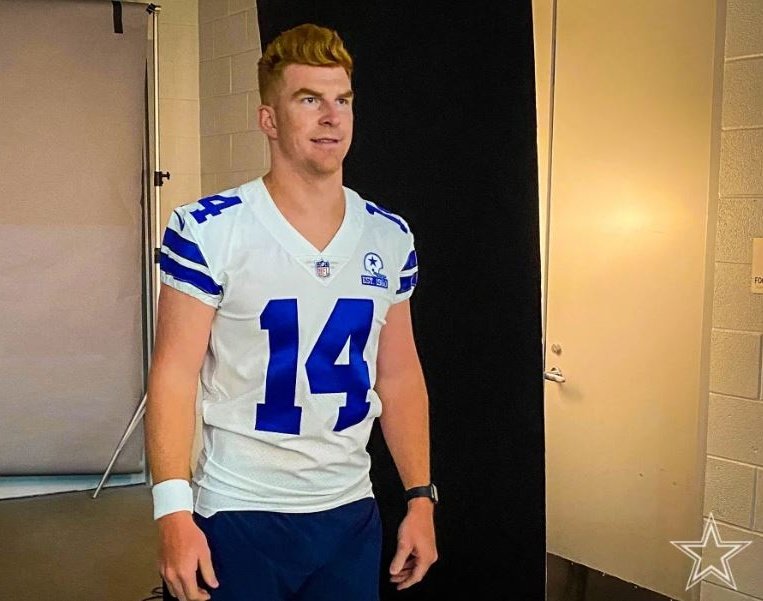 Dallas, your king has arrived. 👑⭐