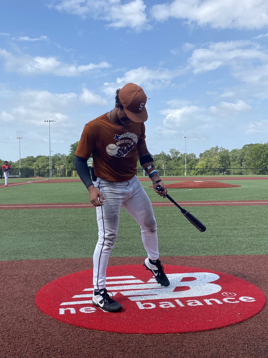Jeremy_Anaya26's tweet photo. I’m blessed to announce that I will be furthering my academic and baseball career at Clarendon College. First, I want to thank GOD for all the blessings that he provides. Thank you to my family for their support and love. Thank you to my coaches and friends for believing in me. https://t.co/yfmGplAdv7