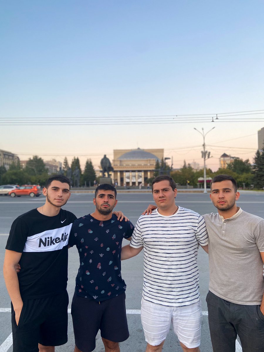 Стоим смотрим