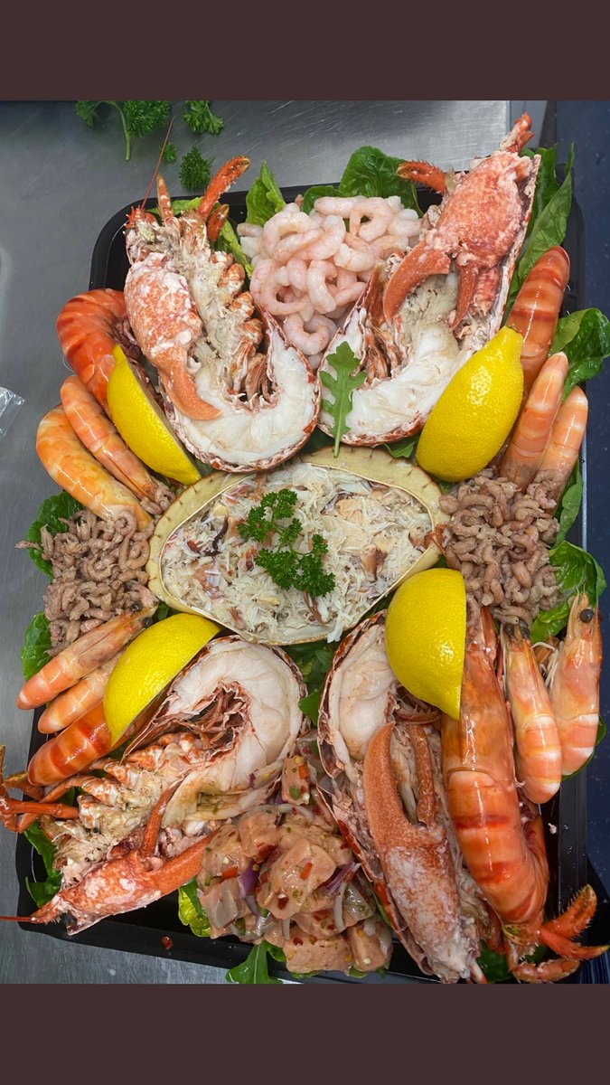 RoscoeCody's tweet photo. Thank you @bricklandsfish for this platter, it's was amazing! We did the oysters on the bbq and just finished with the lime once they opened.... Perfect! https://t.co/MQf2c1n7UO